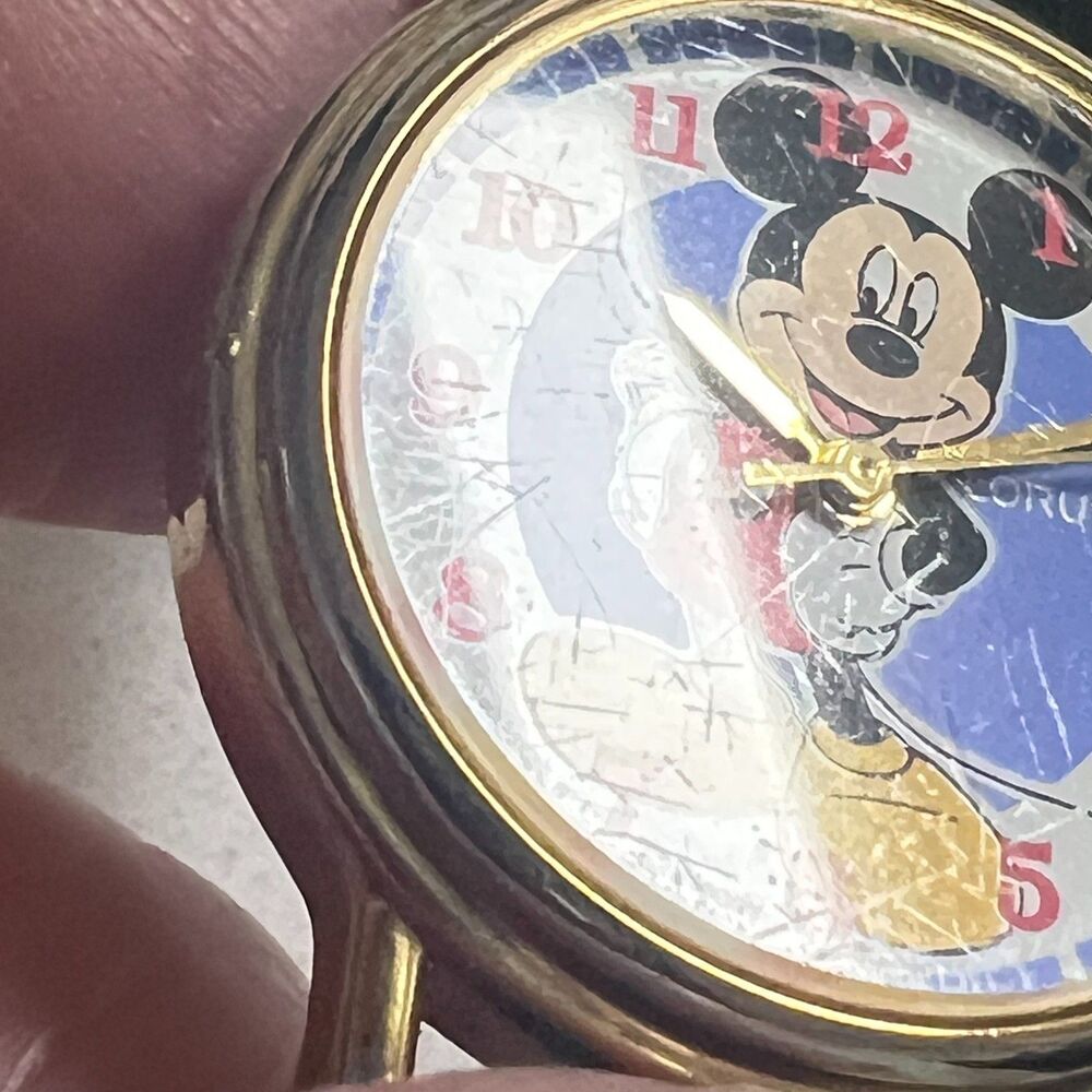 Vintage Disney Mickey Mouse Lorus Quartz Watch - Picture 4 of 12